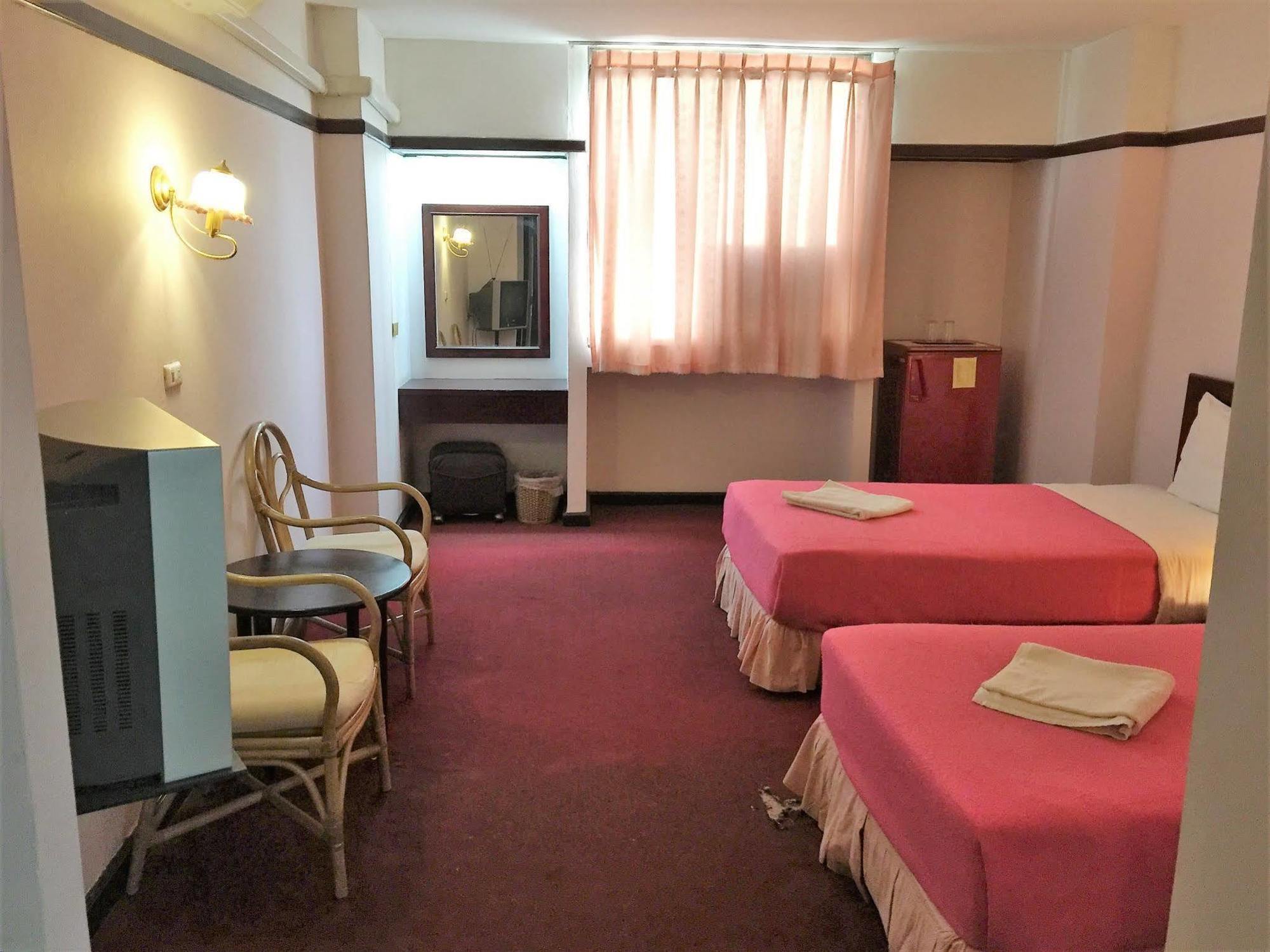 Daeng Plaza Hotel Phuket Eksteriør billede